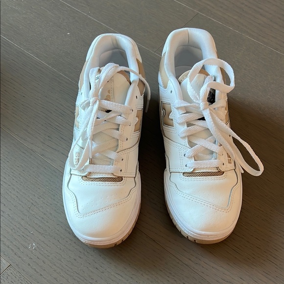 New Balance White Sneakers - Picture 1 of 4